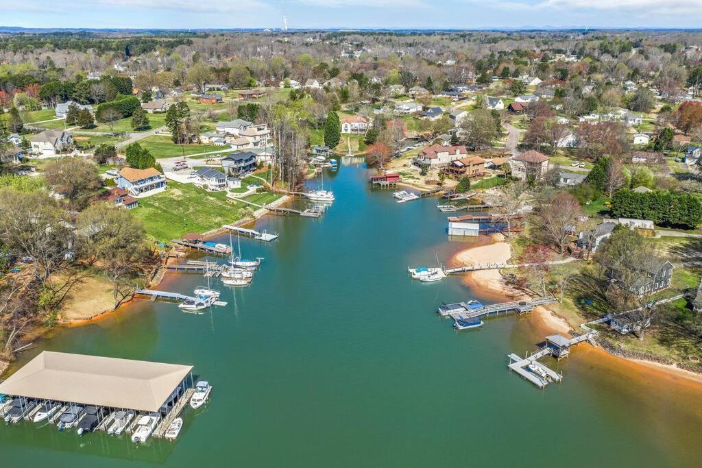 Cozy Lake Home - Jacuzzi King Bed Marina Access Mooresville Exterior photo